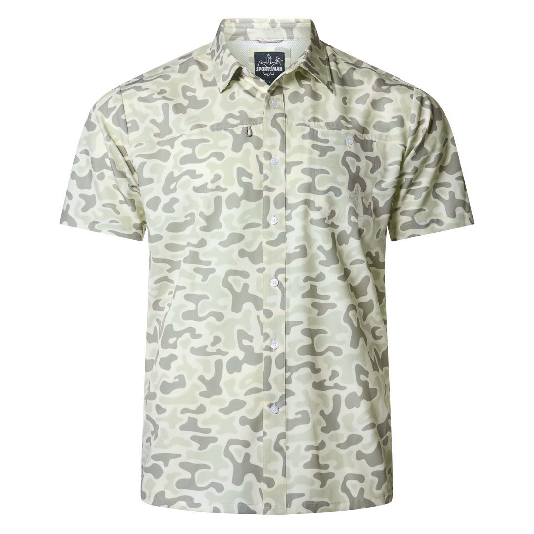 Men’s lightweight short sleeve fishing shirt with UPF 50+ sun protection, quick-dry fabric, and front pocket – ideal for anglers and outdoor activities.