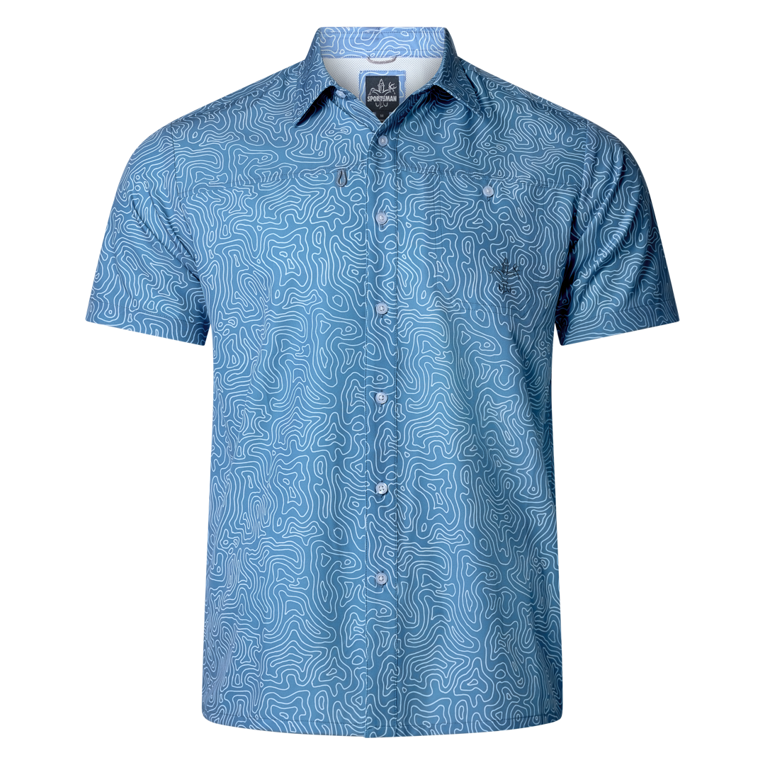 Men’s lightweight short sleeve fishing shirt with UPF 50+ sun protection, quick-dry fabric, and front pocket – ideal for anglers and outdoor activities.