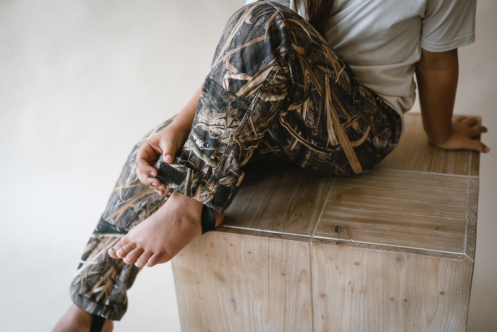 Medium Weight Hunting Pant by Bow and Arrow Outdoors - Sportsman Gear