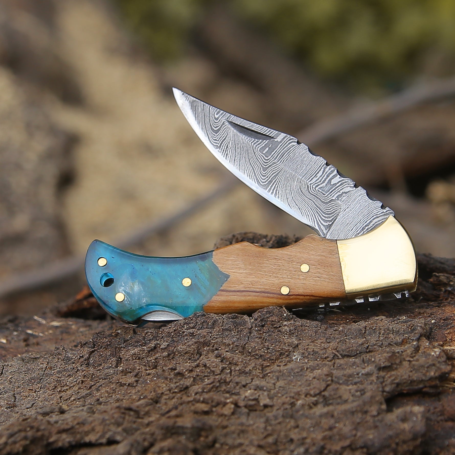 Knight Pocket Knife with Olive Wood & Resin Handle