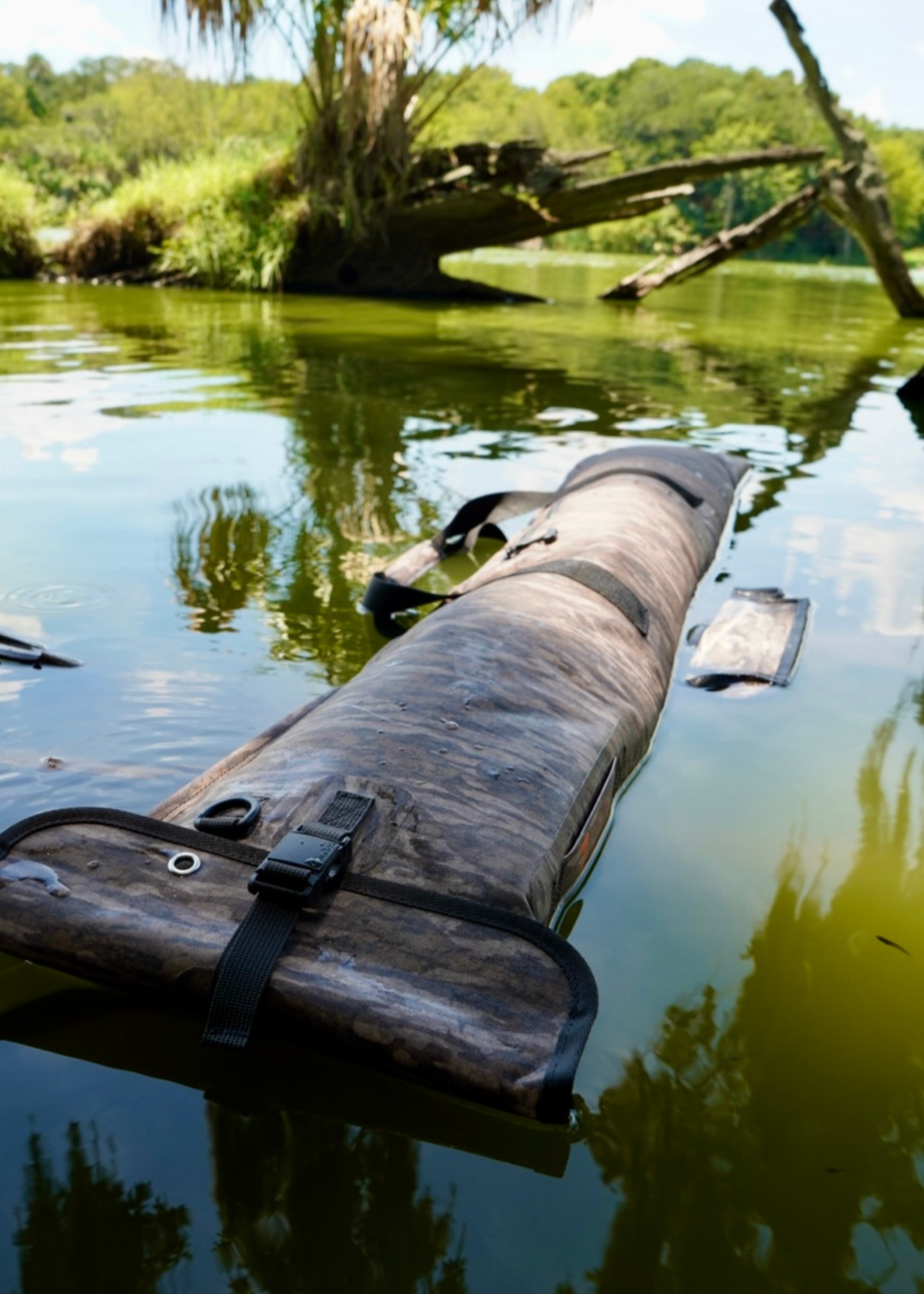 Mossy Oak - Auto-Sealing, Waterproof, Floating, Scent Proof Shotgun Bag - Sportsman Gear