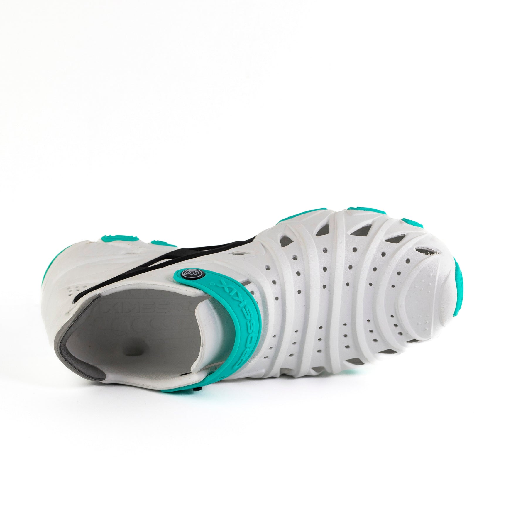 2.0 Closed Toe Water Shoes for Men