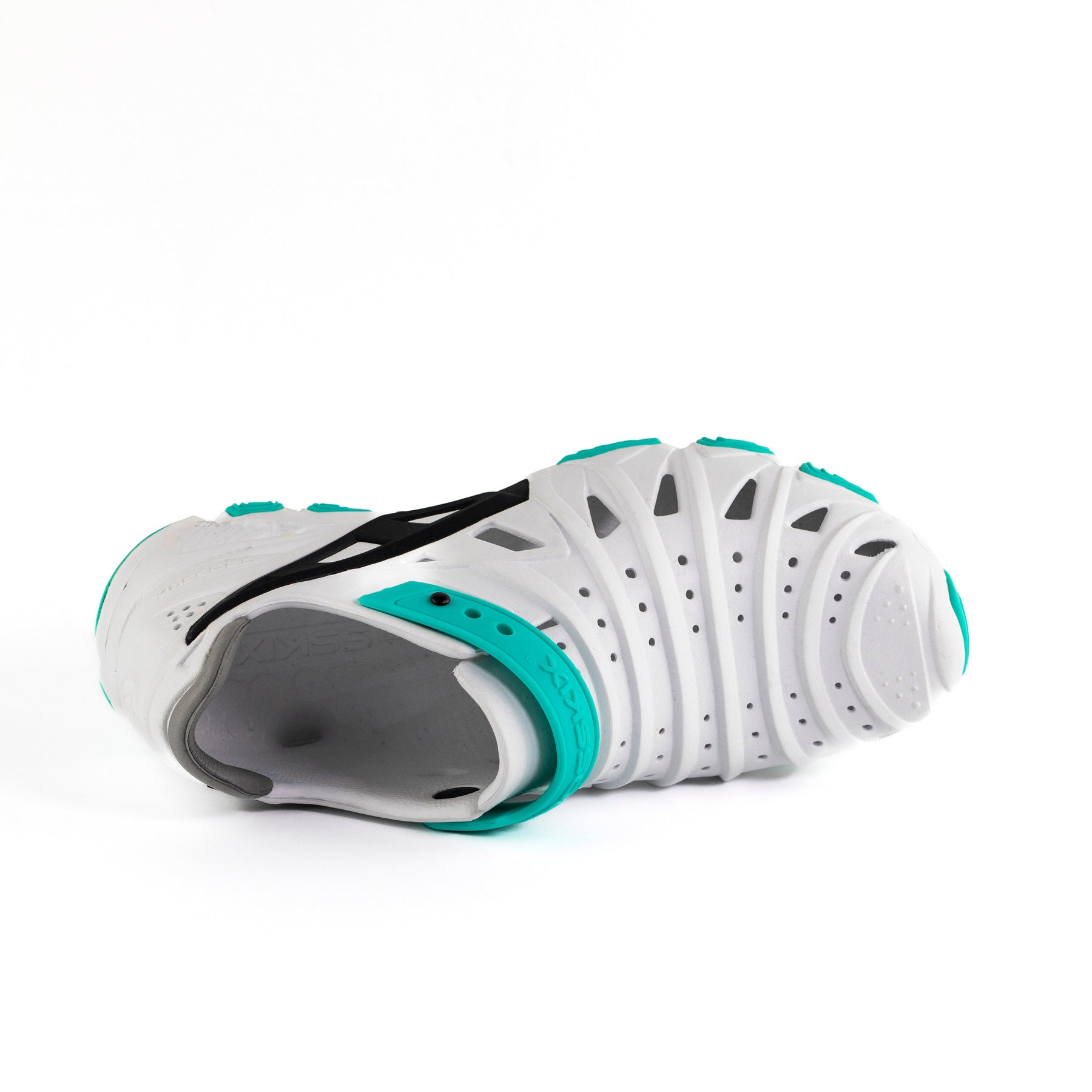 2.0 Closed Toe Water Shoes for Men
