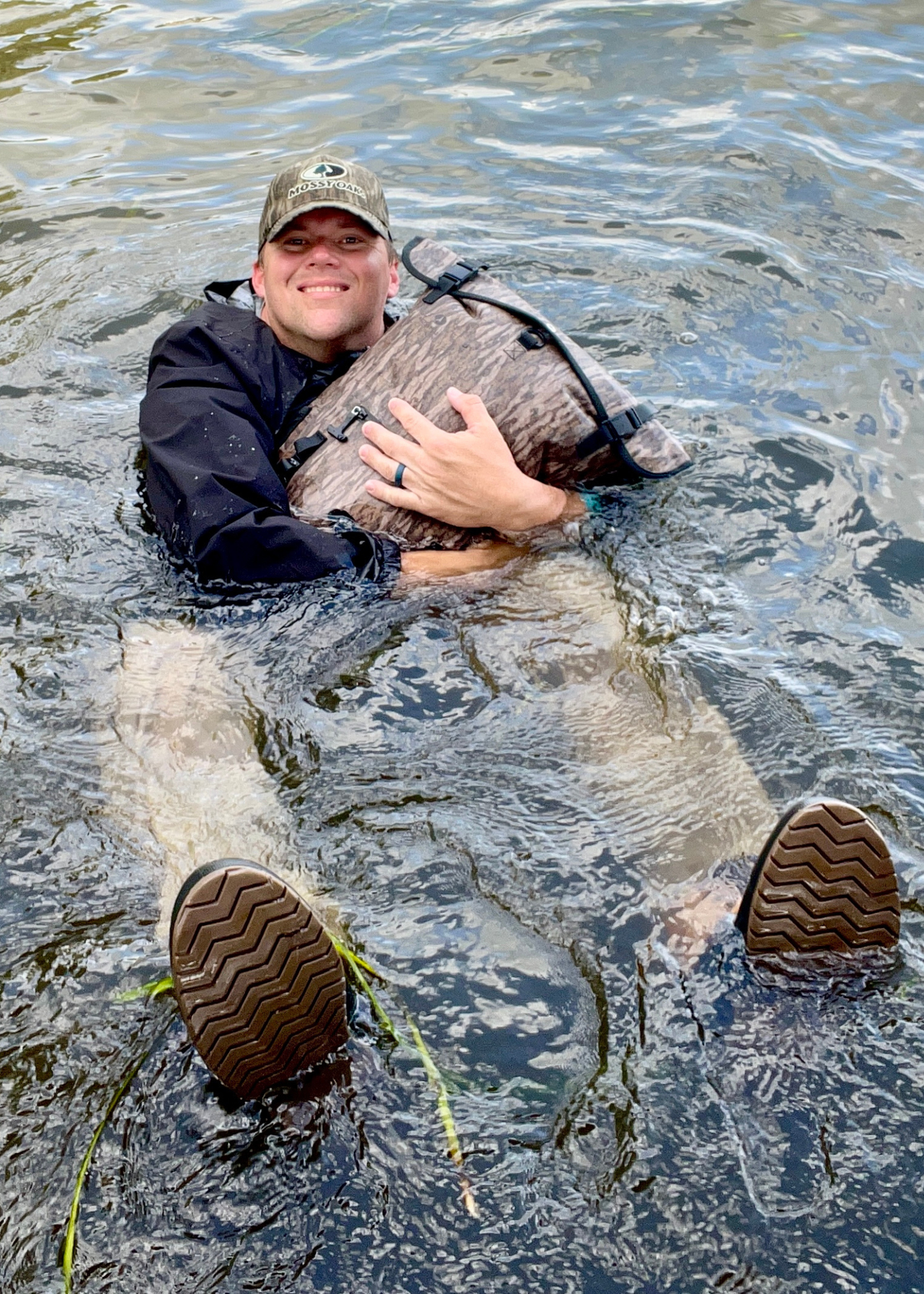 *PRESALE ONLY - Restocking June 2025* Mossy Oak - 25-Liter, Auto-Sealing, Waterproof, Floating, Scent Proof Dry Bag